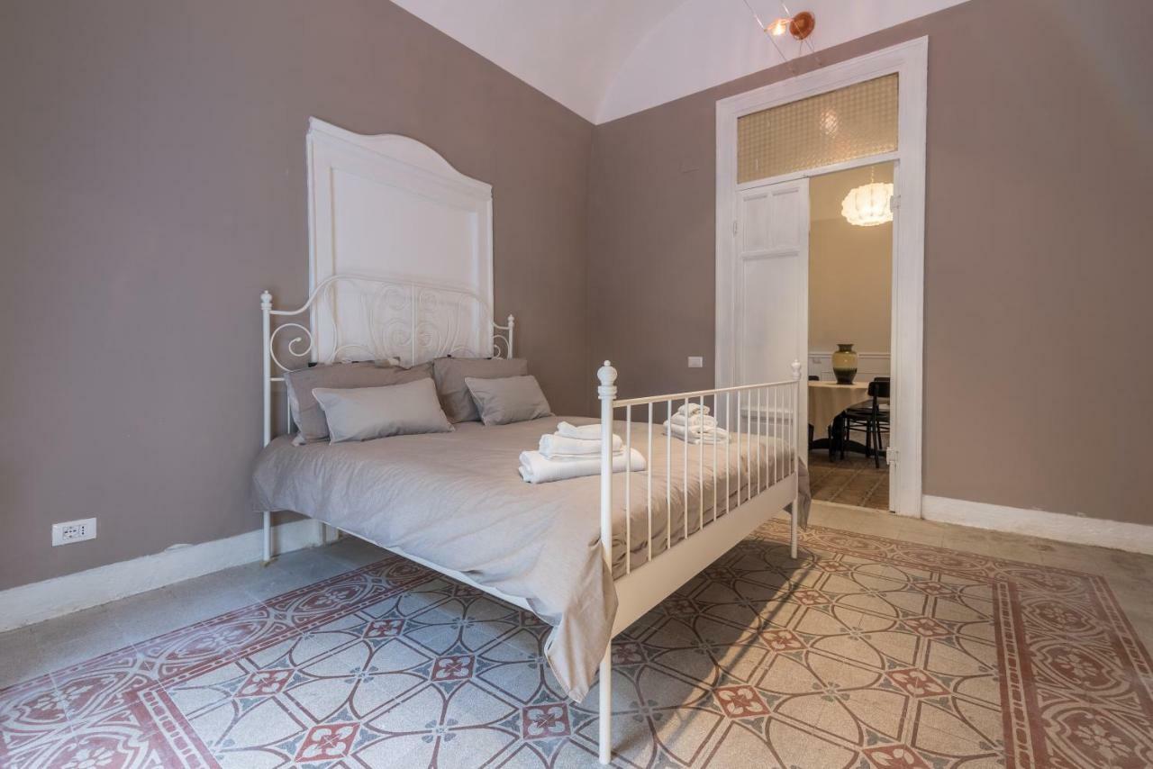 Qasr Home Beautiful Apartment In Palermo Bagian luar foto